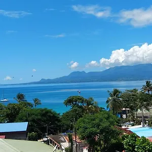 appartement-vue-mer-et-montagne-a-50m-de-la-plage.comcaribbean.com/