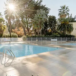 Apartment Spacious At A 5 Min Walk From The, Antibes